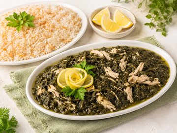 Čerstvé listy molokhie, rostliny Corchorus olitorius používané jako zelenina v kuchyních Blízkého východu a severní Afriky.