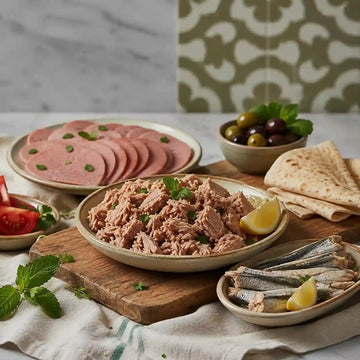 Konzervované maso a ryby z nabídky arabských potravin
